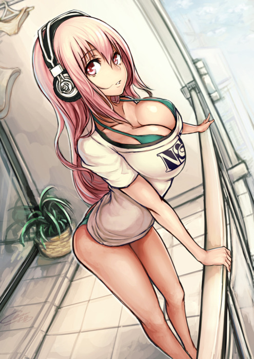 largesquemannaries:  super sonico girl.