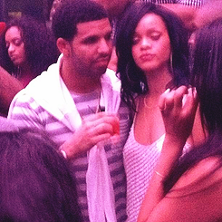 baby-kb:fuckyeahrihanna:Rihanna and Drake at LIV Nightclub in Miami AHHHH