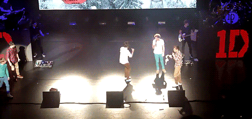 manilynmae:harryhug:(x)ASHES!ASHES! WE ALL FALL DOWN :p