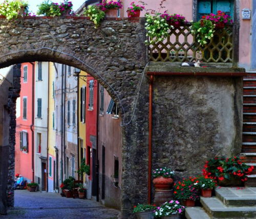 travelthisworld:Pignone, Italy