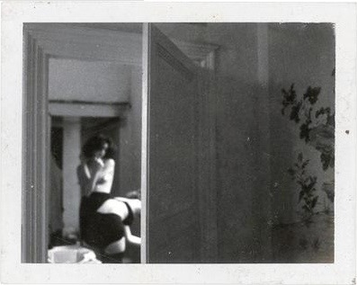 Porn niputesnisoumises:  Guy Bourdin Polaroids photos