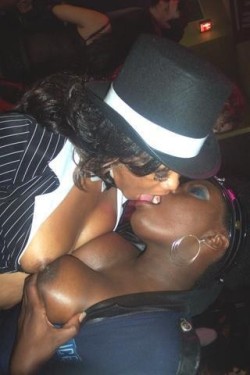 hotblackwomen:  These girls like to party… see more