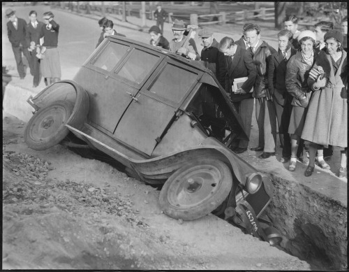 mudwerks:
“ (via Des accidents de voiture à l’ancienne | La boite verte)
”