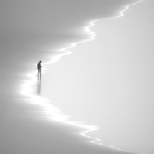reginasworld: “MiniM” is a beautiful series of minimalistic black and white pictures