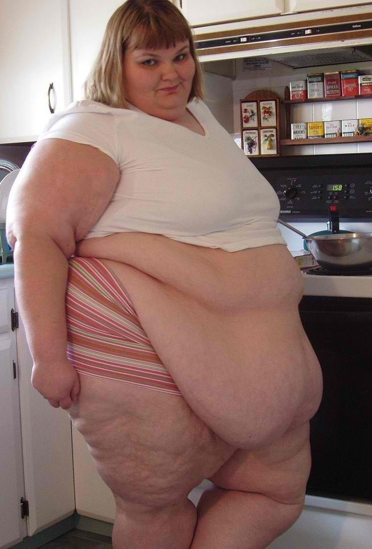 twiggymaster666:  She could big bitch slap you with her belly and i’d be up for