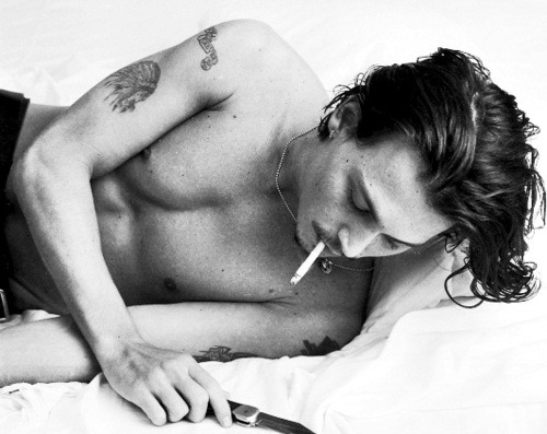 averagestuff:  Johnny Deep by Annie Leibovitz 