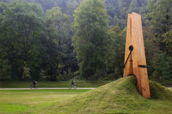 Giant wooden clip by Mehmet Ali Uysal. Photos by Mmarsupilami
