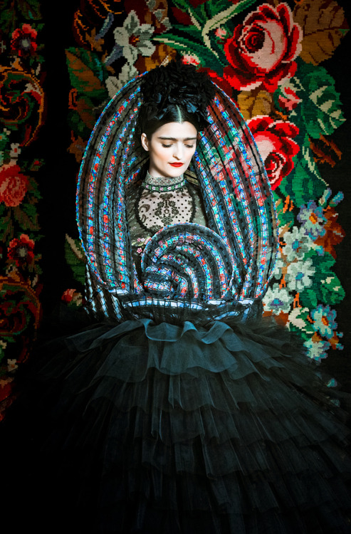 explore-blog:  Frida – stunning series by Austrian creative studio atelier olschinsky