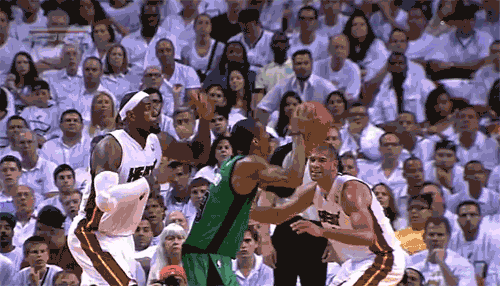chocolate-socrates:  livefromreturnof4eva:  i couldnt stop laughing when i saw this, Rondo’s the dude but thats just pure denial  lebreezy 