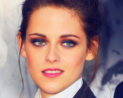 Okay, my obsession with Kristen apparently