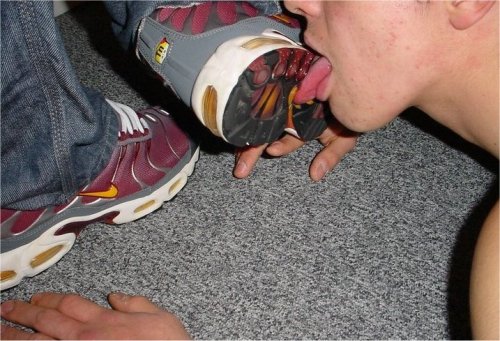 bootslaveboyusa:  fags lick clean the soles of ANY MAN’s or ALPHA’s or SIR’s or MASTER’s boots sneakers or shoes!!!