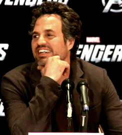markruffalove:Oh my god, Robert- just tell the entire room how you feel ♥ (x)