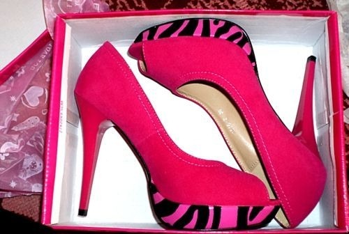 Heels for women! The power of pink!
