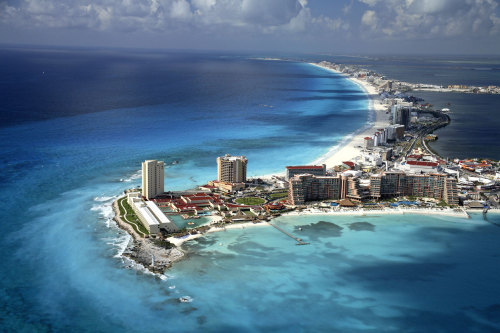 Cancún, Mexico, 21° 9′ 38″ N, 86° 50′ 51″ WCancún is a city in south-eastern Mexico, located on the 