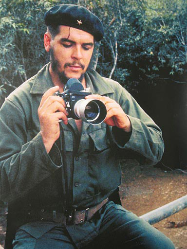 cameratriplex:  Che and his other passion. Photography. 