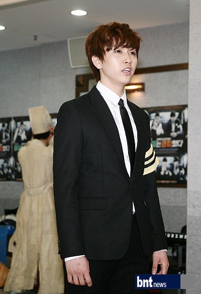 aviateb1a4:  [PIC/PRESS] 120529 Our “Joo Bong” (Sandeul) at ‘Brothers were brave’ press conference #5 s: bntnews 