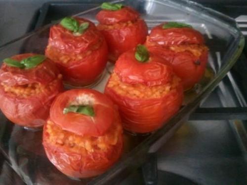 diaridiplastica:Pomodori Ripieni.Ok raga, per questa ricetta ci vuole tempo, e non c’ho cazzi 