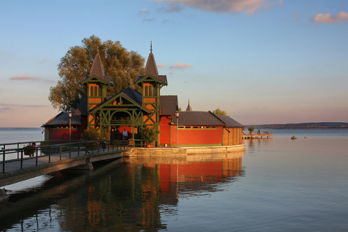 visitheworld:Bathing house in Keszthely, Lake Balaton, Hungary (by z e d s p i c s).