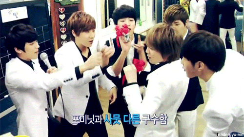 yuu-n:  [3/100] gifs of Infinite moments 