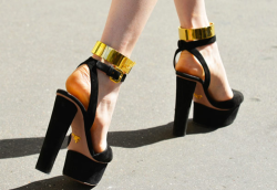 yomgui:  Chanel Heels 