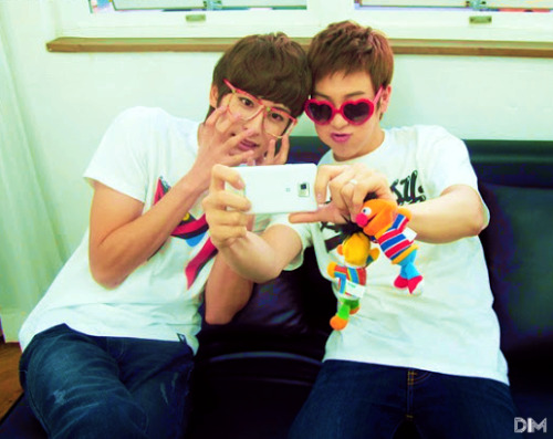 sihasamuel:  Omo! So cute ♡ follow me for more kpop pictures 
