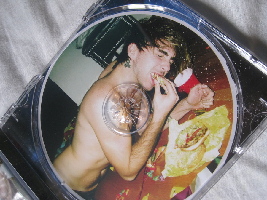 banaynayraerae:  i don’t understand even when he’s trying to look bad he still