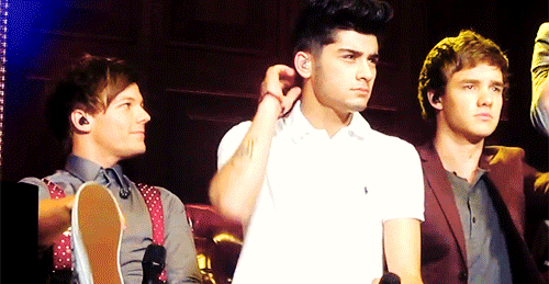malikscookies:  zaynmaliksexualfrustrations:  ppl-thesedayz:  zayn  My god Zayn why, that face he makes kills me  And Lou is staring at Hazz 