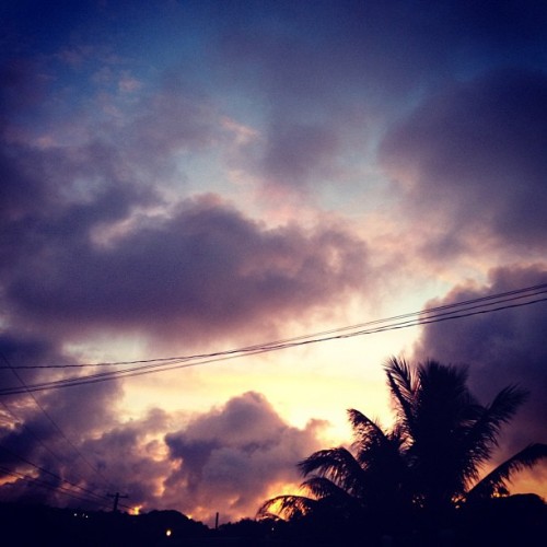 aiiisimayyy:Guam’s lovely evening sky.☺#guam #evening #colorful #sky (Taken with instagram)