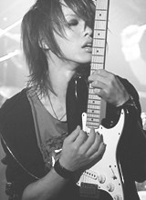 byebyevirgineyes:  Hiroto’s sexyness.  -drools- 