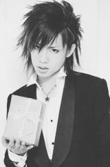 byebyevirgineyes:  Hiroto’s sexyness.  -drools- 