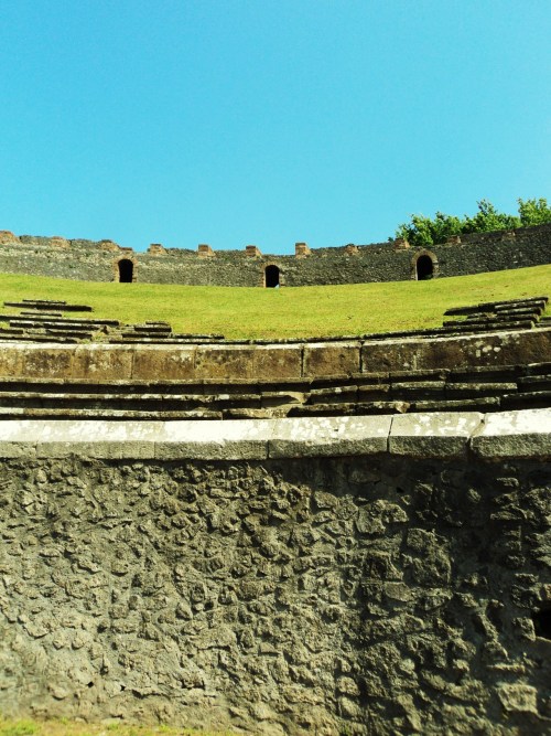 I felt content when i walked into this amphitheater…  I can’t wait to go back to Pompei