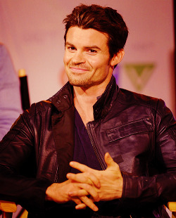 caroforbes:   75 MEN SO ATTRACTIVE IT HURTS → 72. Daniel Gillies  yeah it really hurts because he’s too flawless 