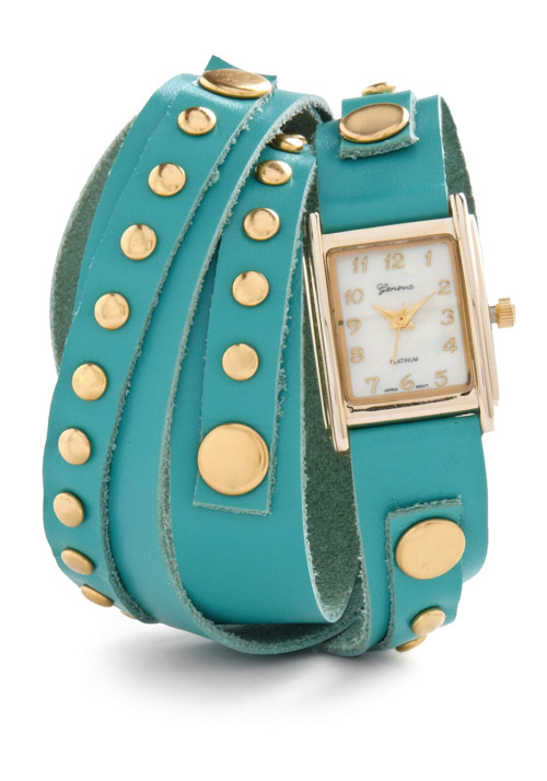 This wrap-style watch is amazing! I love the color and it would look great with so many outfits!