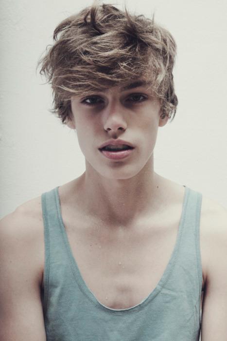 dressed-like-a-princess:  .