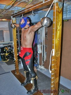 roughupmeupguys:  www.rubberzone.com