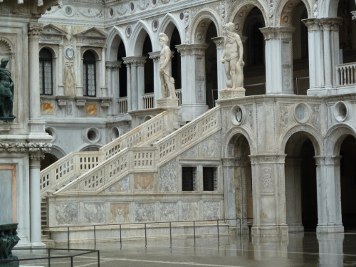 Scala dei Giganti, Palazzo Ducale, Venice, project by Antonio Rizzo, statues by Jacopo Sansovino.