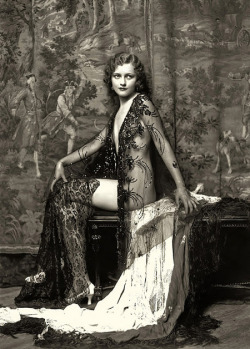 funnster:  Ziegfeld Follies girl - Ann Lee