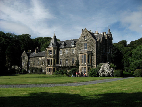 Torloisk House, Isle of Mull, Scotland (by Simaron).