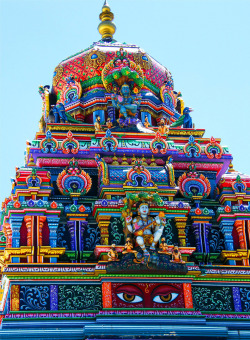 earth-songs:  Colorful Hindu Temple (by Stanley Zimny) wow, so much color. 