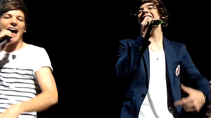 louisforpresident:  louisloveshaz:  Larry Sync - Detroit 1st June.  if you listen