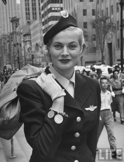 dreikameraden:  women of the reich 