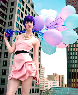 iheartprettylesbians:  fuckyeah-dyedhair:  Photography: Me Model: Queenie  That’s how you do a balloon photoshoot. Came out so much better than when I did one. 