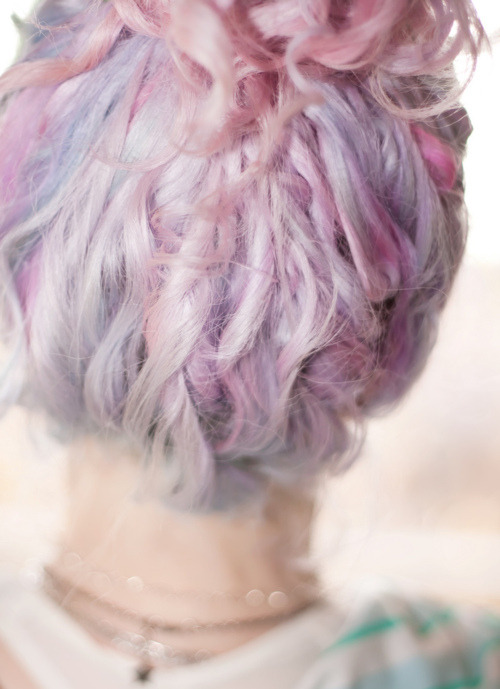 purr-iko:  sorry for all the pastel hair posts i’m just obsessed