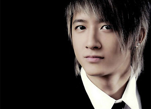 Stage Name: Hangeng/Hankyung
Birth Name: Han Geng
Date of Birth: 9 February 1984
Nationality: Chinese
Solo/Band: Previously a member of Super Junior, but having officially left the band and SMent on 27 September 2011 he is now pursuing a successful...