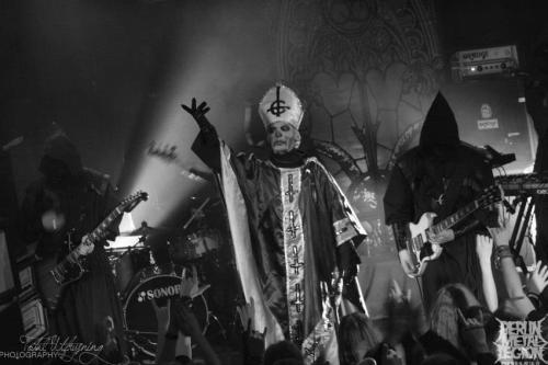 totalutfrysningphotography:  Photo belongs to me, Total Utfrysning Photography. In collaboration with Berlin Metal Legion.   Ghost!