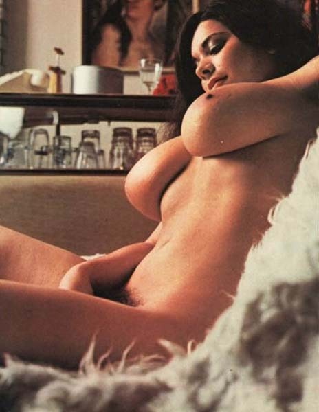 http://nudevintage.tumblr.com/post/24404300274