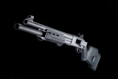 iheartguns:  Nighthawk Tactical custom Remington 870 Some notable upgrades include the Magpul MOE forend, Magpul SGA stock, ghost ring rear sight, red fiber optic front sight, Vang Comp System (barrel modification/ports), and the Vang Comp Standoff Device