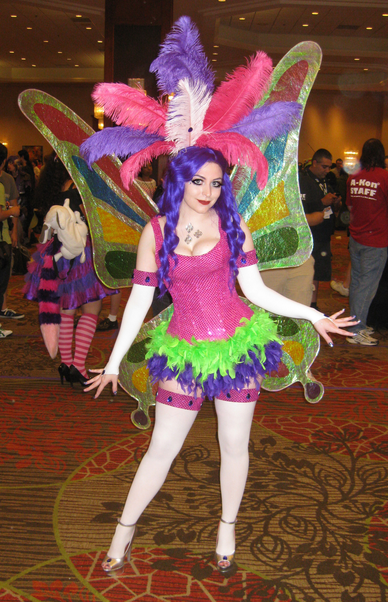 rainbowdash-likesgirls:  cutiemarkcrusaders:  srsrazzmatazz:  BEHOLD ME A-KON, FOR