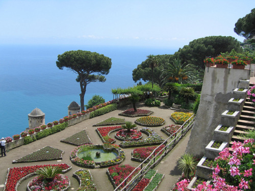 Villa Rufolo Gardens in Ravello, Campania, Italy (by Kristel Van Loock).