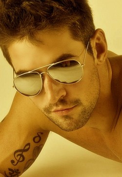  Benjamin Godfre SOOO HOT! 